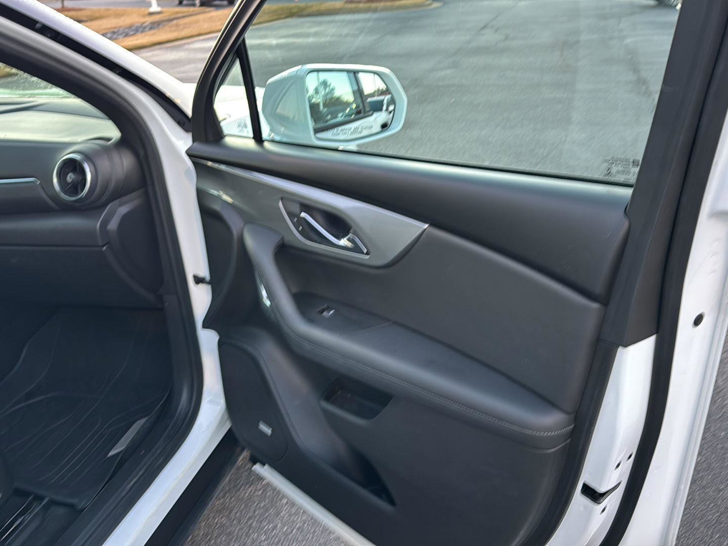 Used 2019 Chevrolet Blazer LT w/ Sound & Technology Package image 12