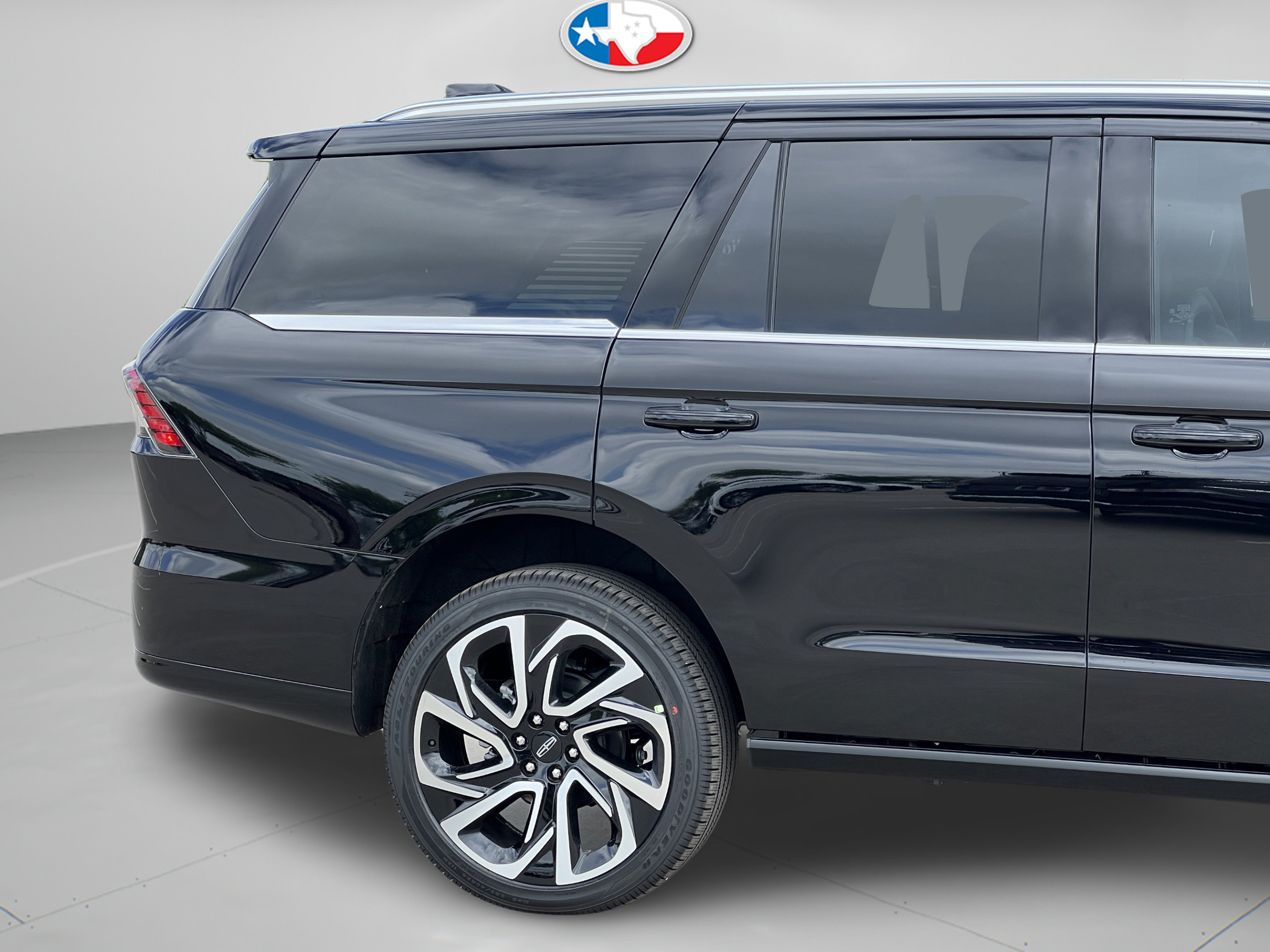 New 2026 Lincoln Navigator Black Label AWD/4WD image 30