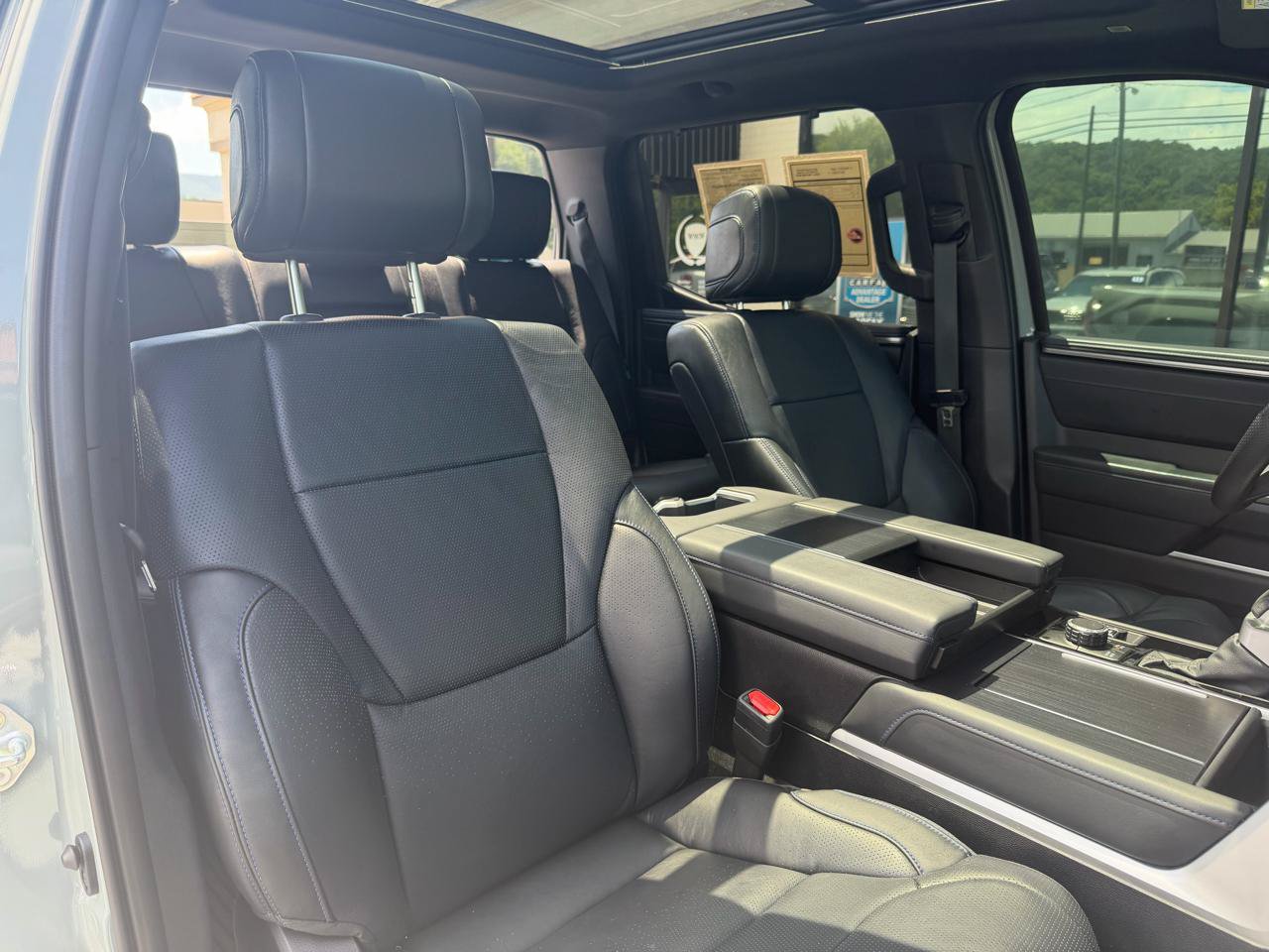 Used 2024 Toyota Tundra Platinum AWD/4WD image 19