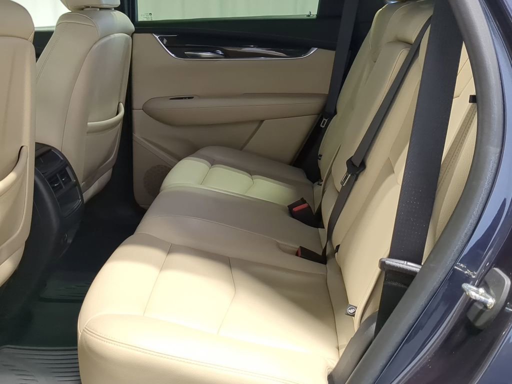 Used 2019 Cadillac XT5 Base image 31