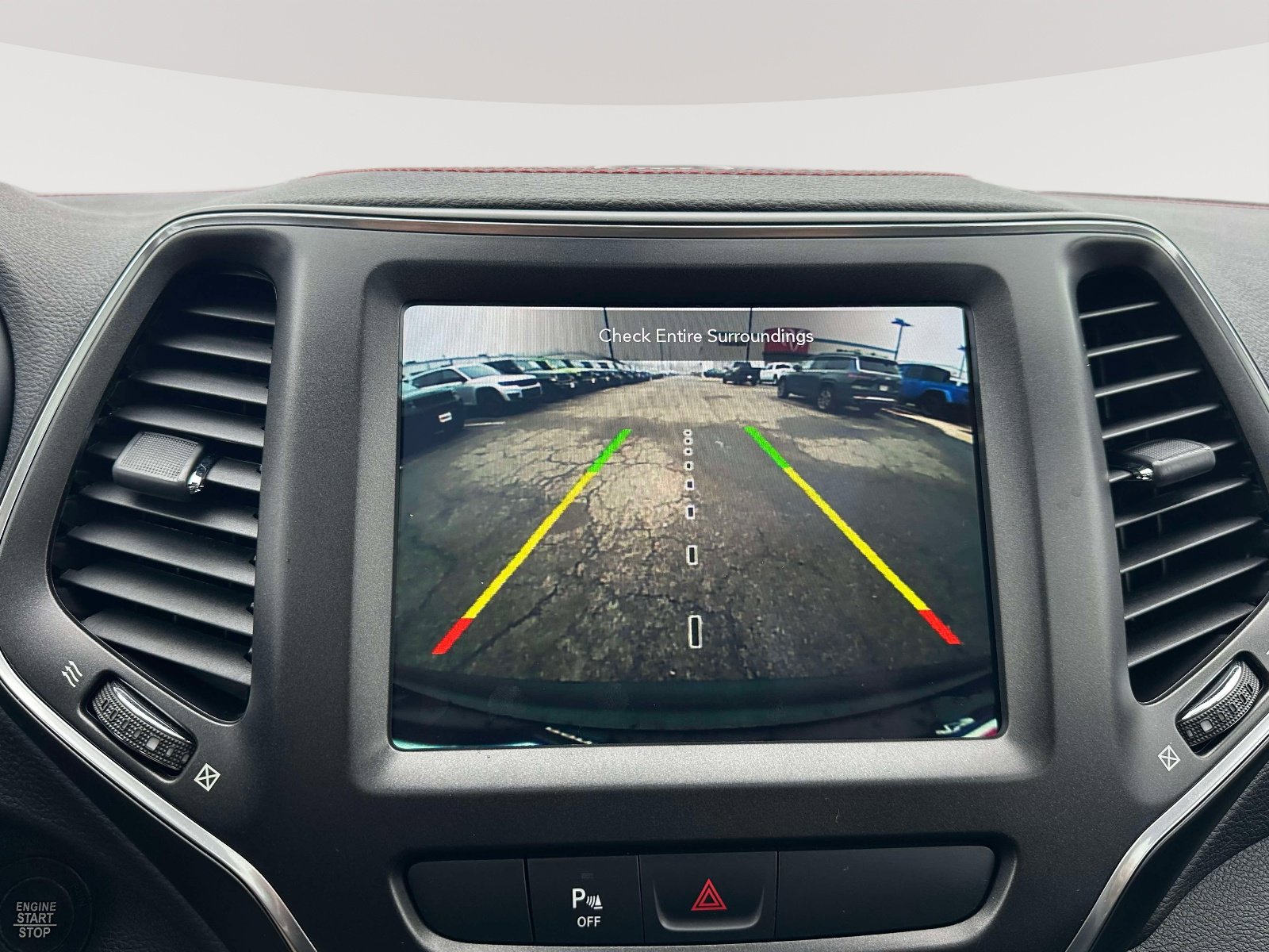 Used 2019 Jeep Cherokee Trailhawk w/ Comfort/Convenience Group image 13