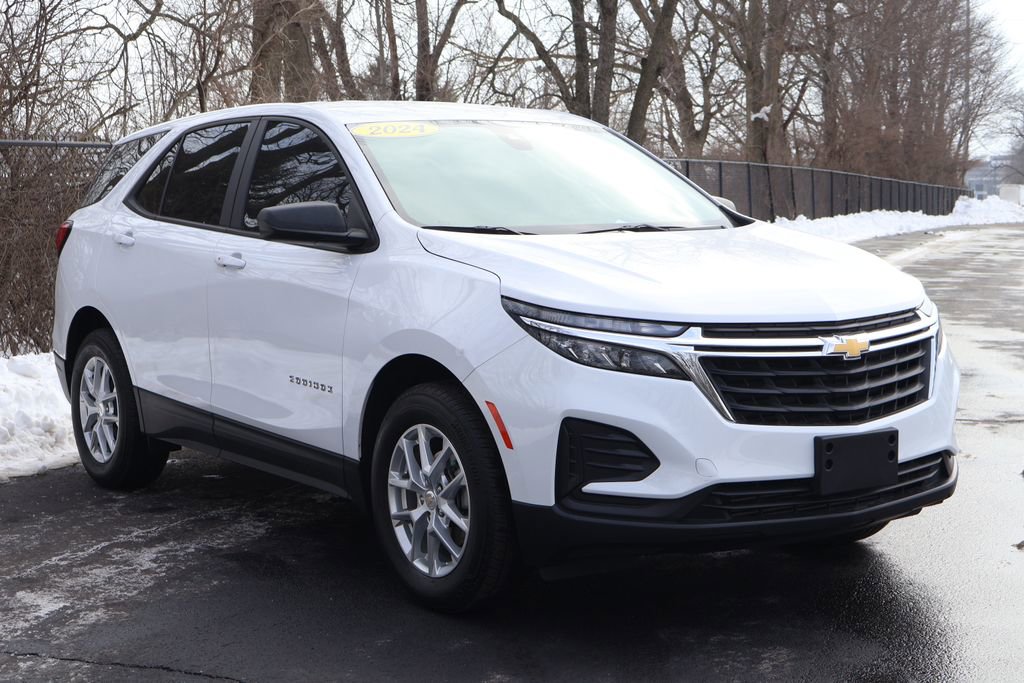 Certified 2024 Chevrolet Equinox LS w/ Driver Confidence II Package image 13
