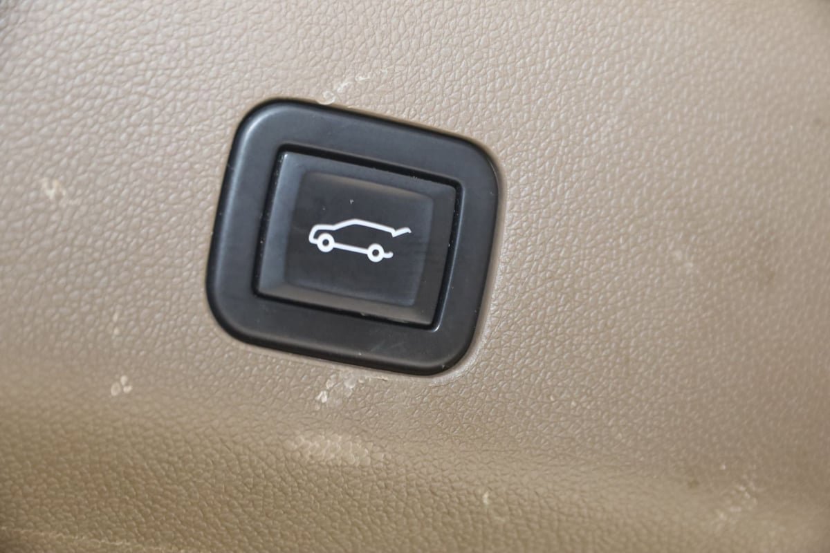 Used 2022 GMC Yukon Denali w/ Denali Premium Package image 52