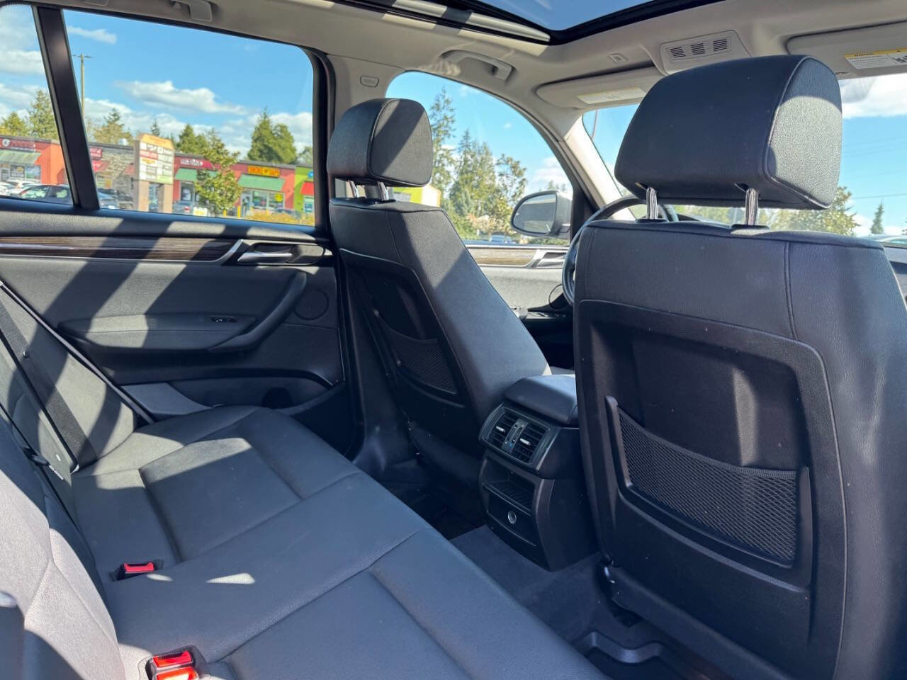Used 2015 BMW X3 xDrive28d image 23