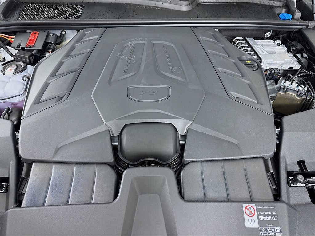 New 2026 Porsche Cayenne Turbo GT AWD/4WD image 34