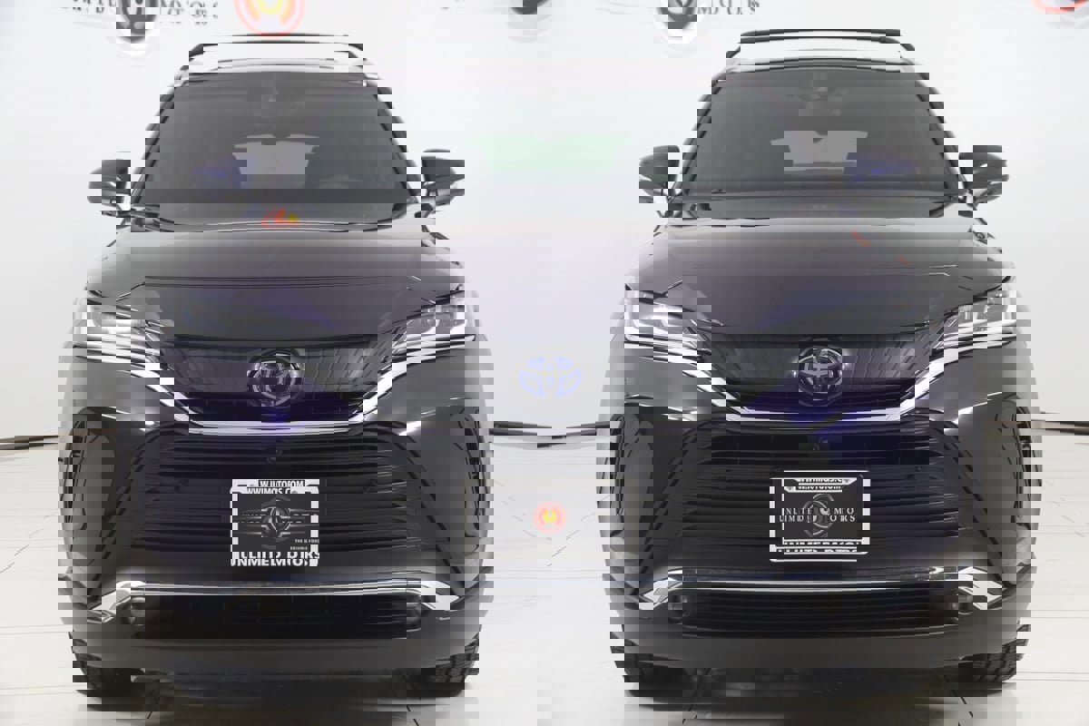 Used 2023 Toyota Venza Limited image 46
