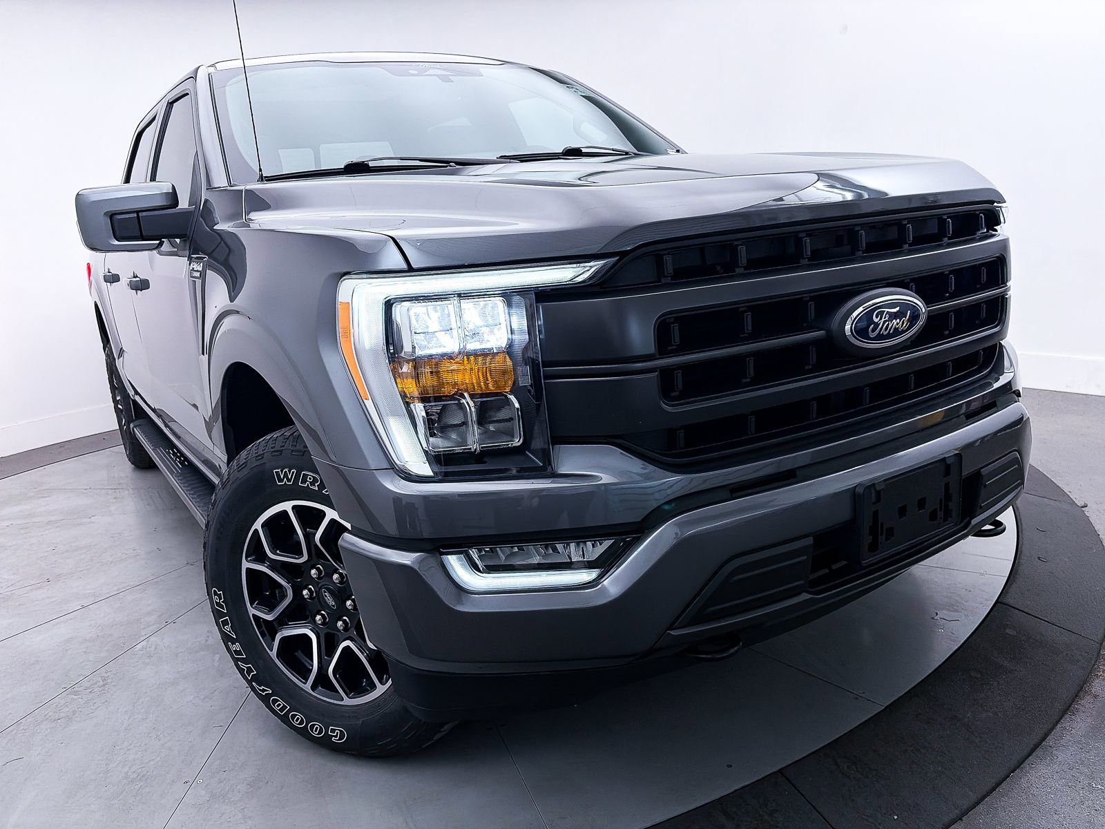 Used 2021 Ford F150 Lariat image 9