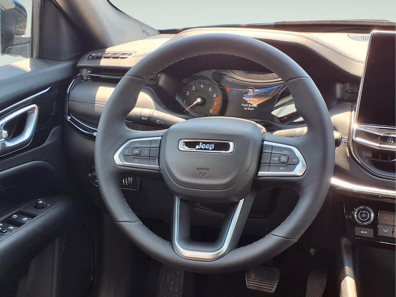 New 2026 Jeep Compass Latitude image 9