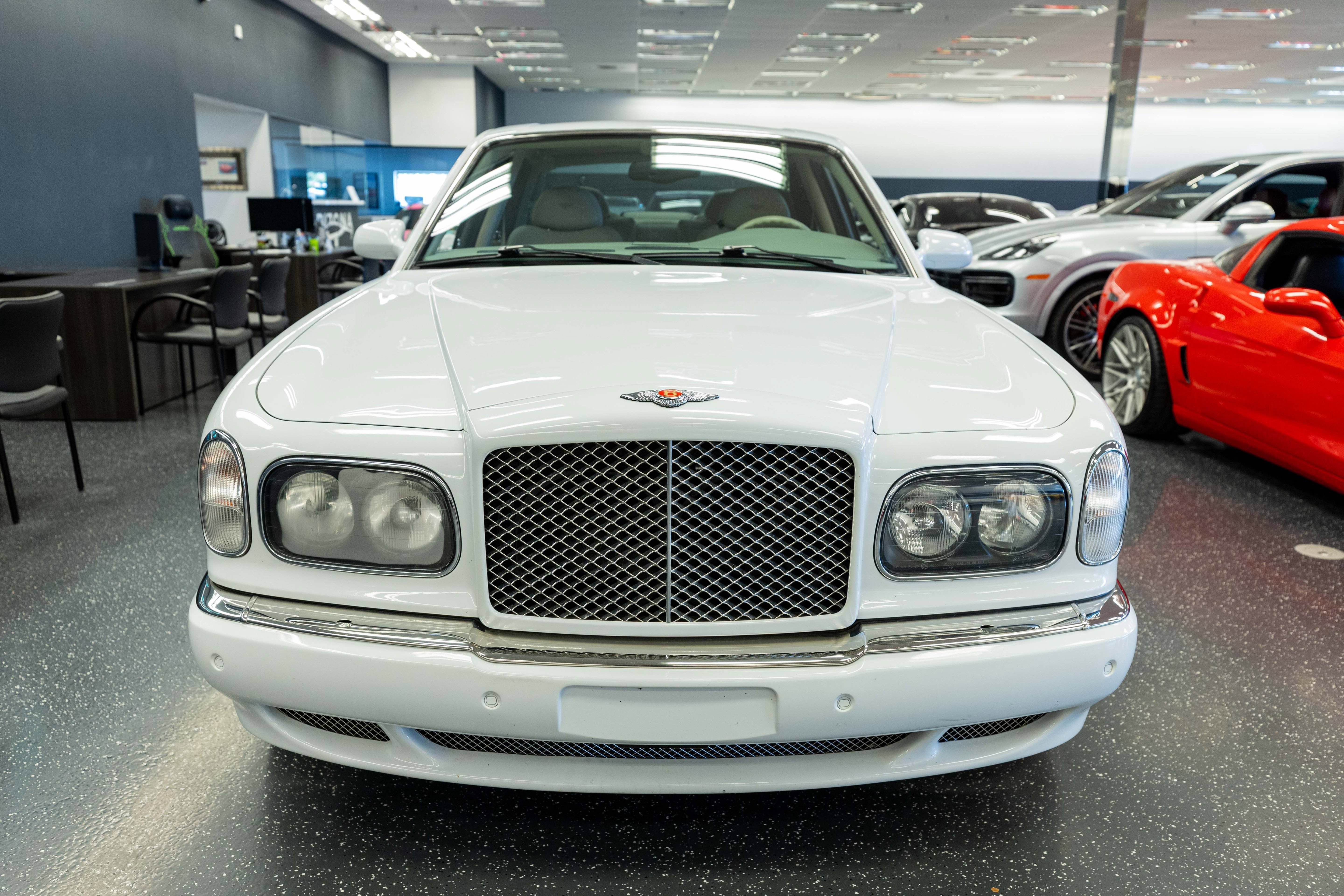 Used 2001 Bentley Arnage Red Label RWD image 2