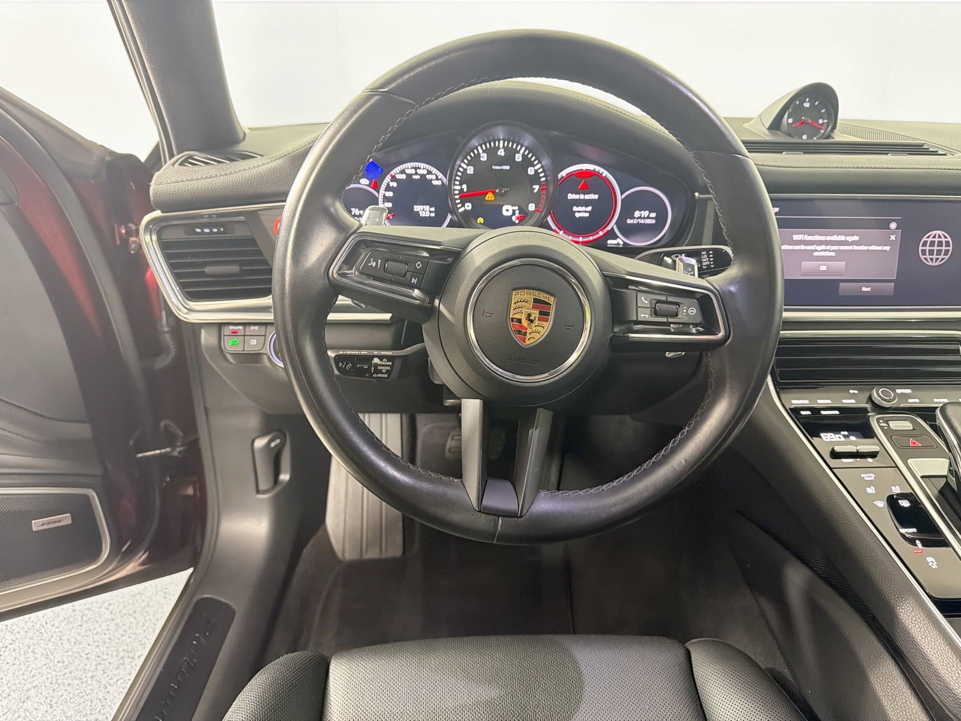 Certified 2023 Porsche Panamera 4 Platinum Edition w/ Assistance Package image 18