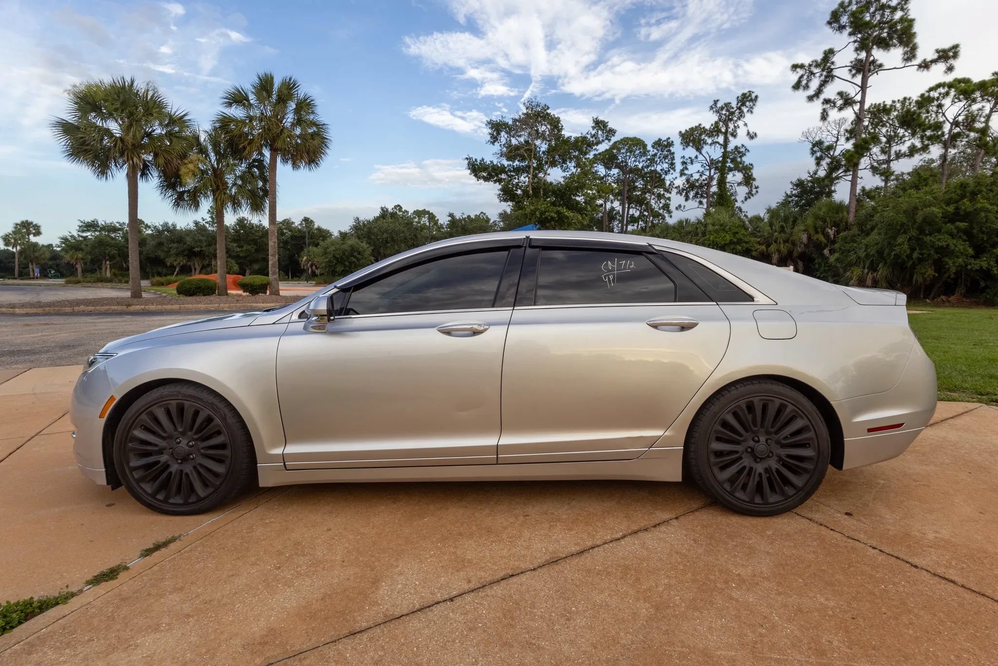 Used 2016 Lincoln MKZ w/ Equipment Group 300A Reserve FWD image 7