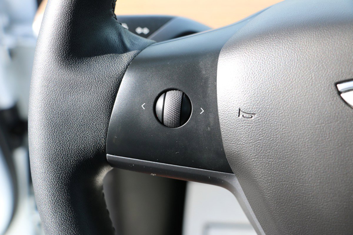 Used 2021 Tesla Model 3 Standard Range Plus image 16