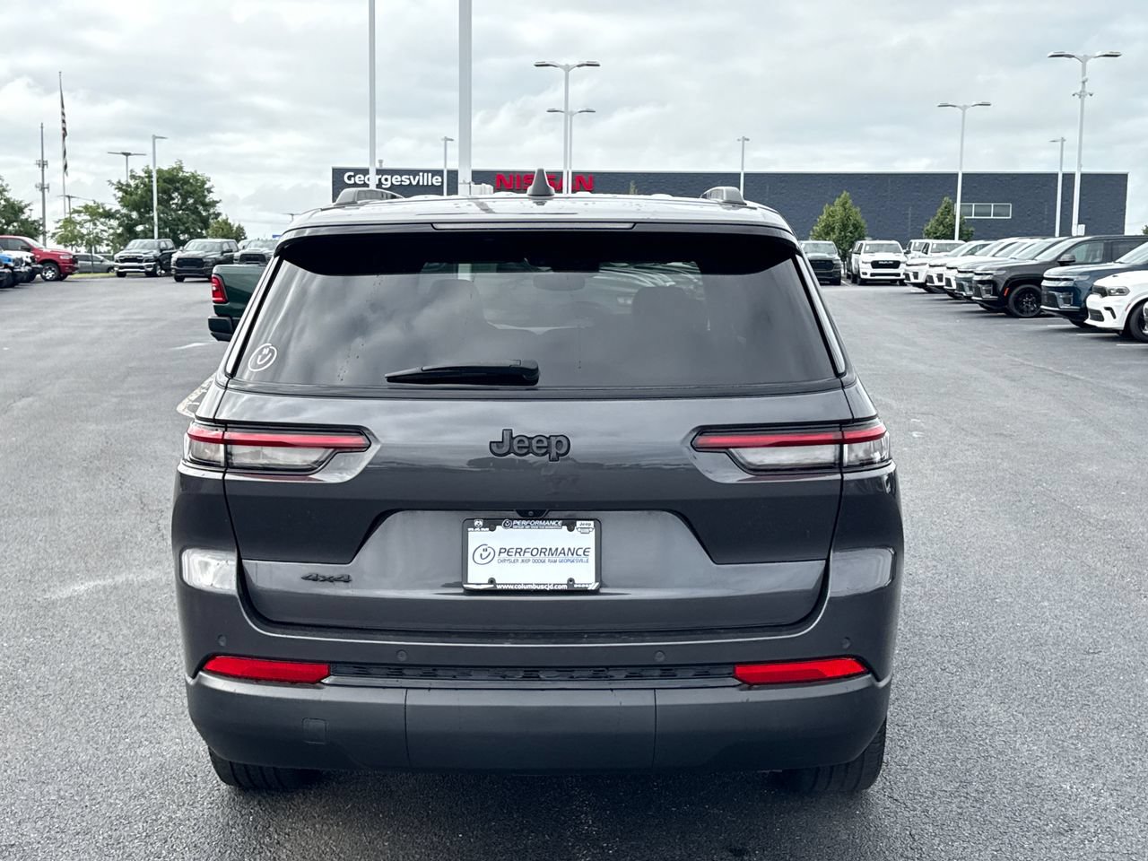 Used 2023 Jeep Grand Cherokee L Laredo AWD/4WD image 4