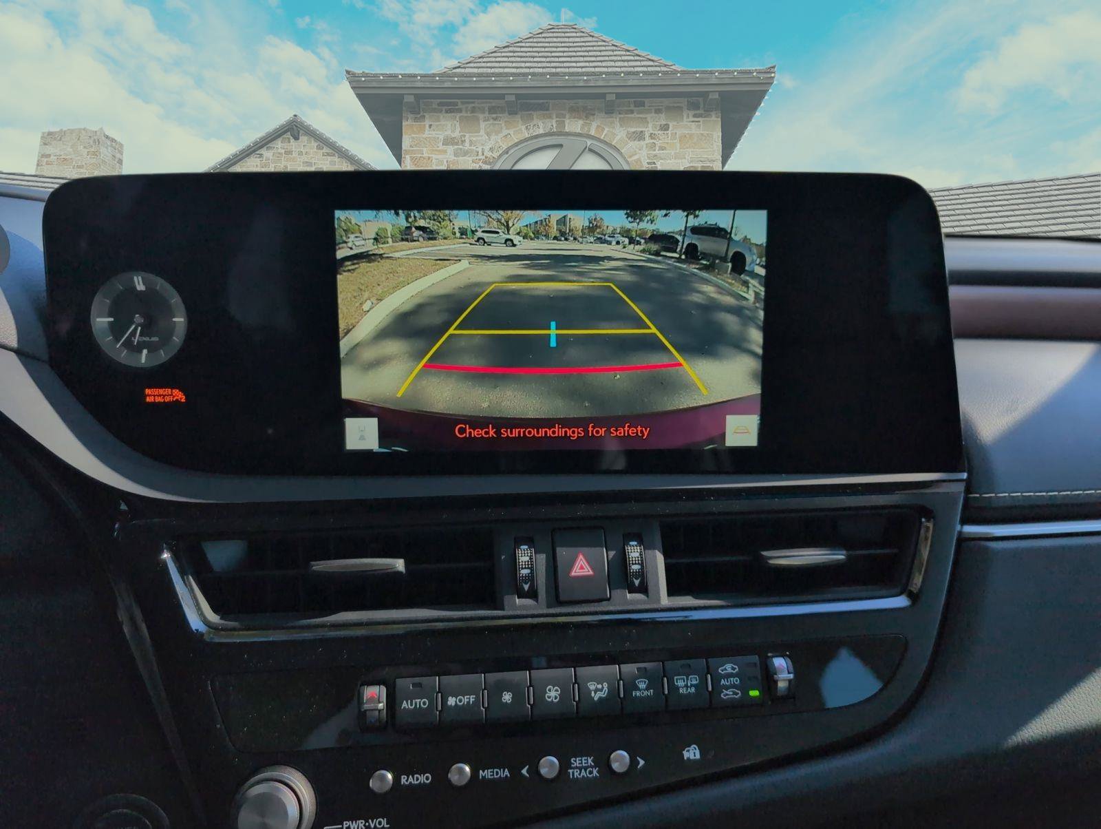 Certified 2025 Lexus ES 300h w/ Premium Package image 12