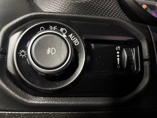Used 2024 Jeep Wrangler Unlimited Rubicon w/ Convenience Group AWD/4WD image 23
