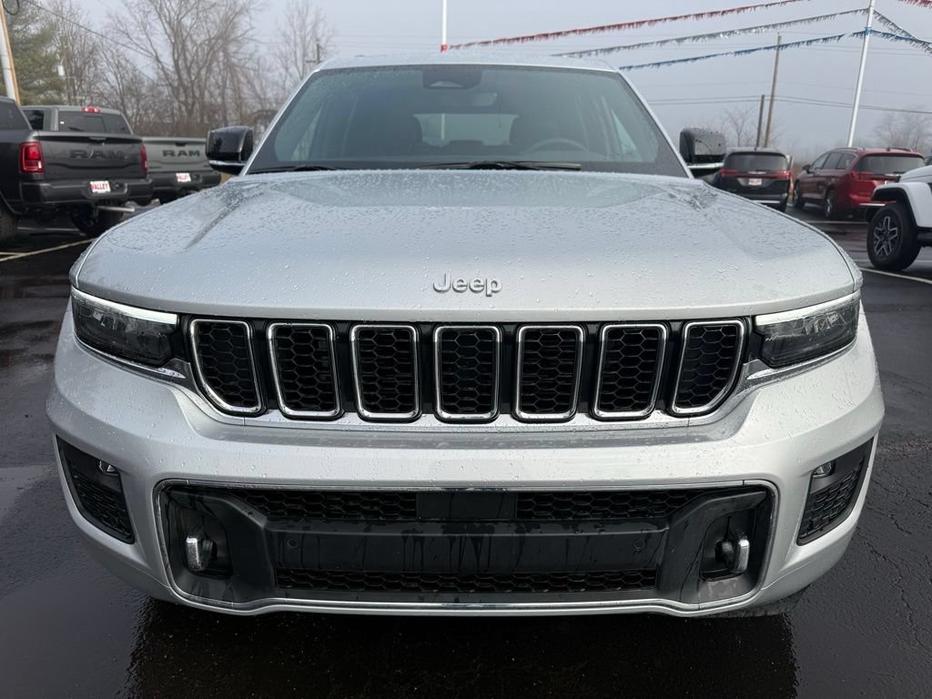 New 2025 Jeep Grand Cherokee Overland AWD/4WD image 9