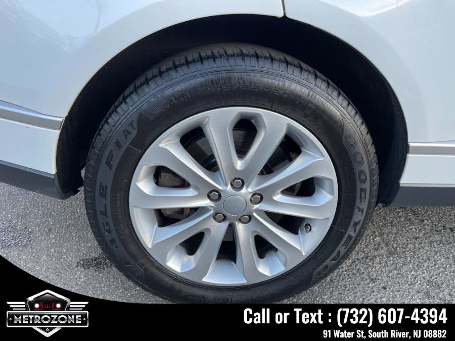 Used 2016 Land Rover Range Rover HSE image 39