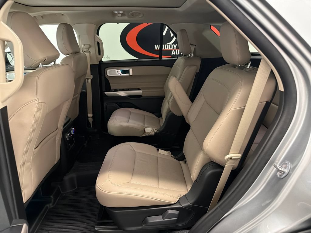 Used 2024 Ford Explorer Limited w/ Limited Technology Package RWD image 12