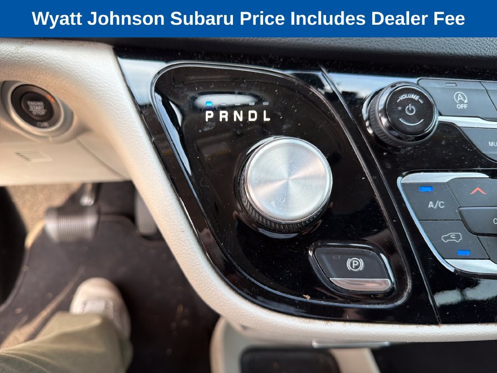 Used 2020 Chrysler Pacifica Touring FWD image 28