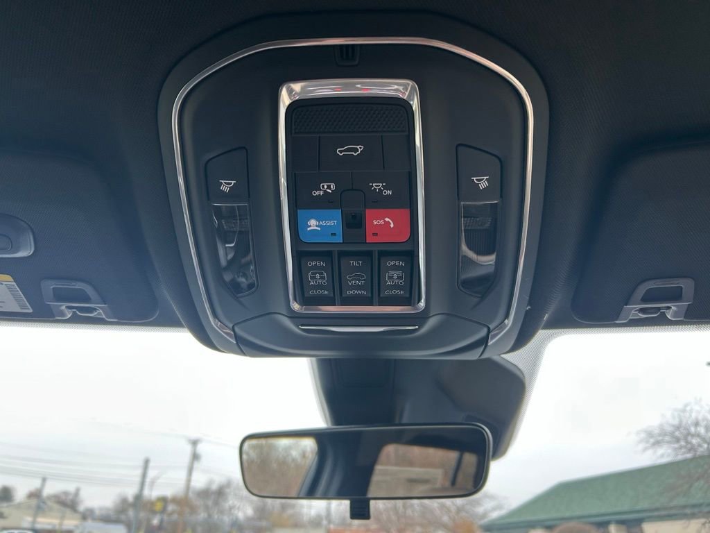 New 2025 Jeep Grand Cherokee Limited w/ Trailer Tow Package image 15