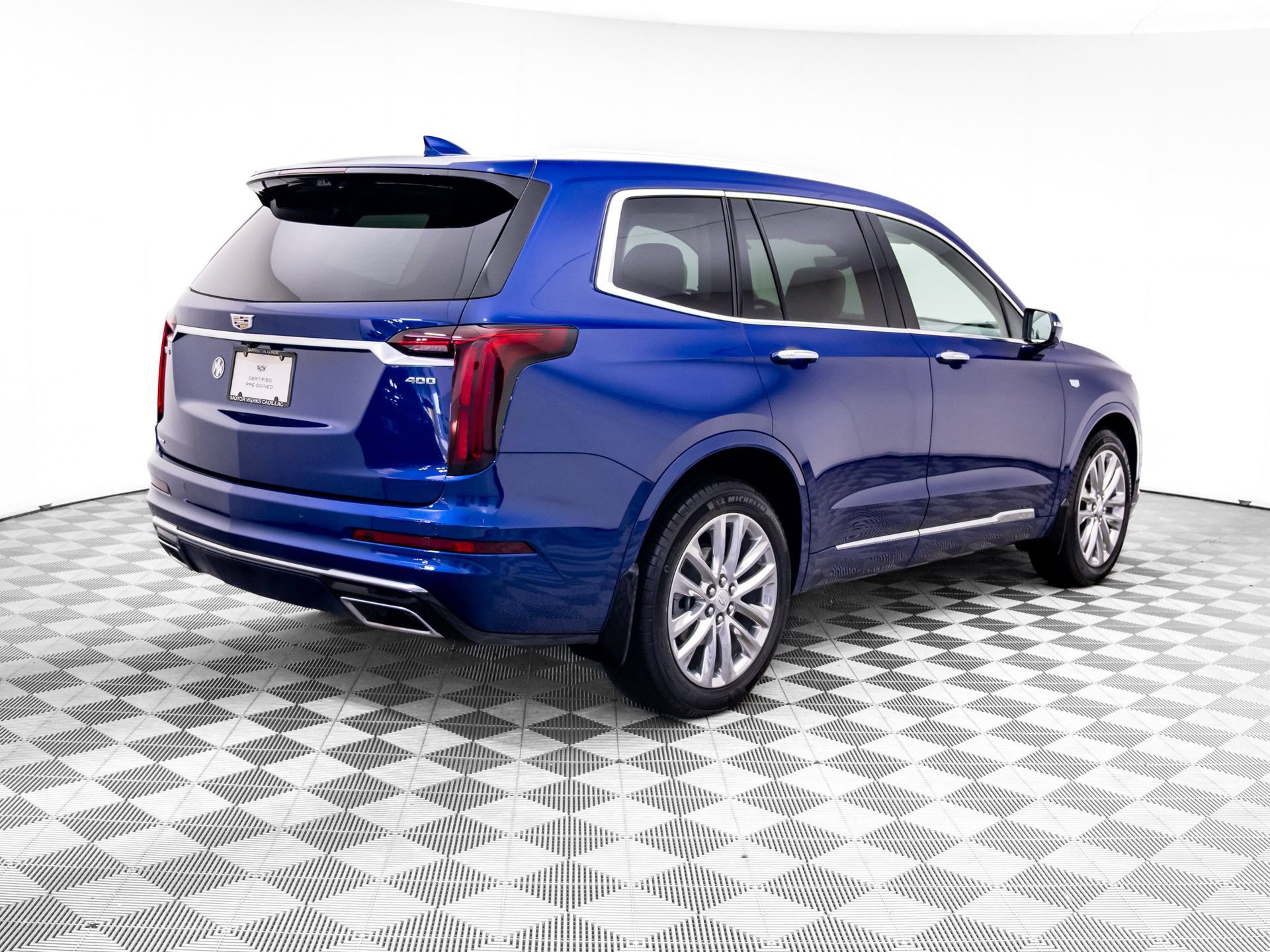 Used 2025 Cadillac XT6 Premium Luxury w/ Technology Package AWD/4WD image 5