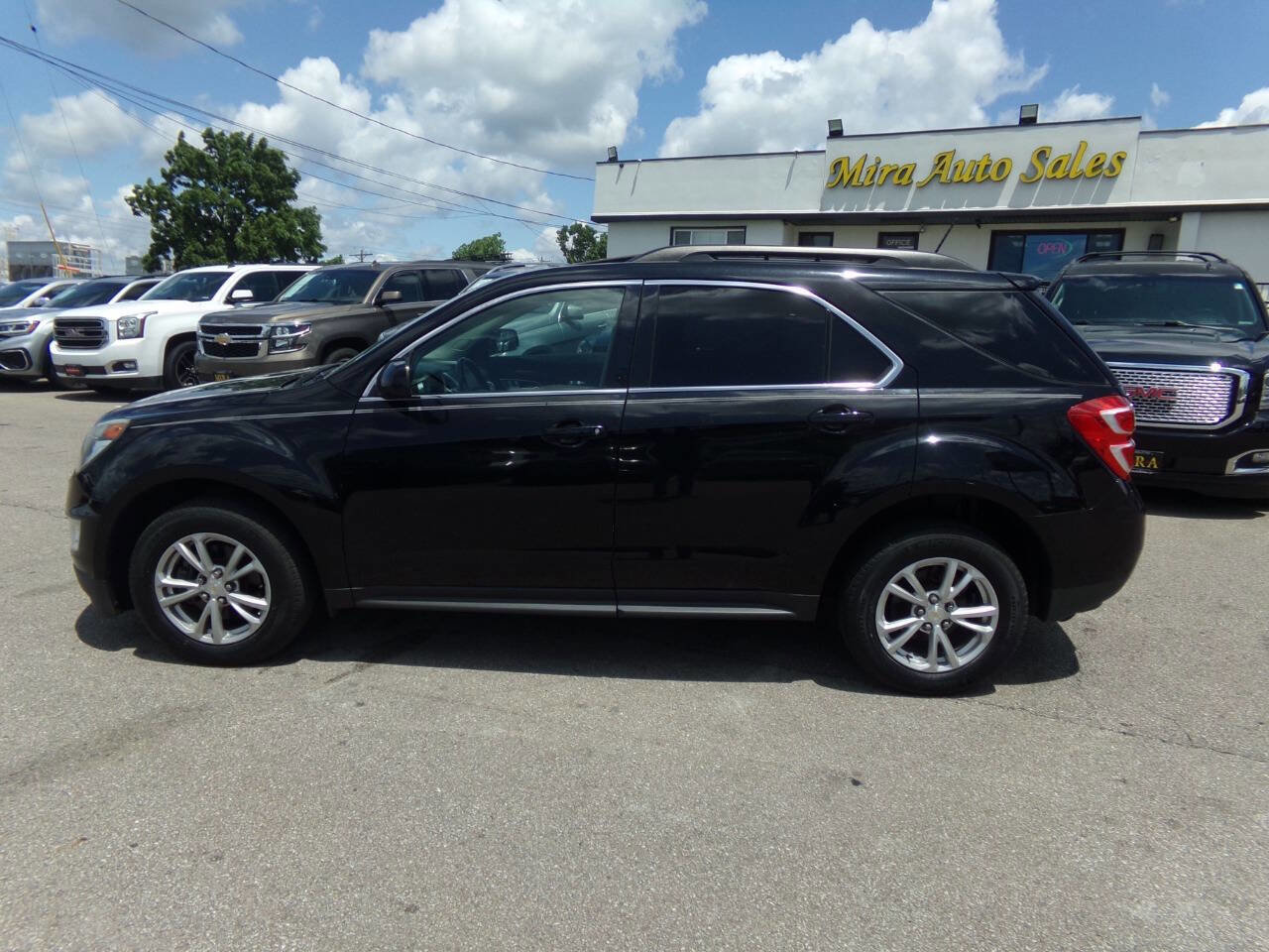 Used 2017 Chevrolet Equinox LT w/ Convenience Package image 56
