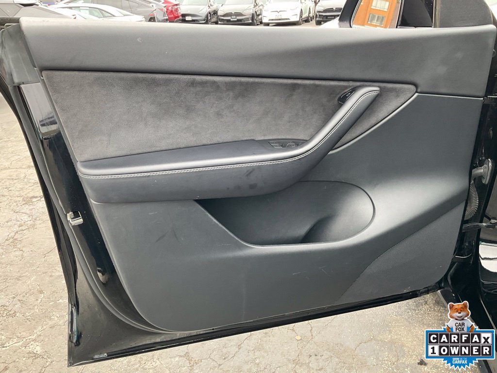 Used 2022 Tesla Model Y Performance AWD/4WD image 23