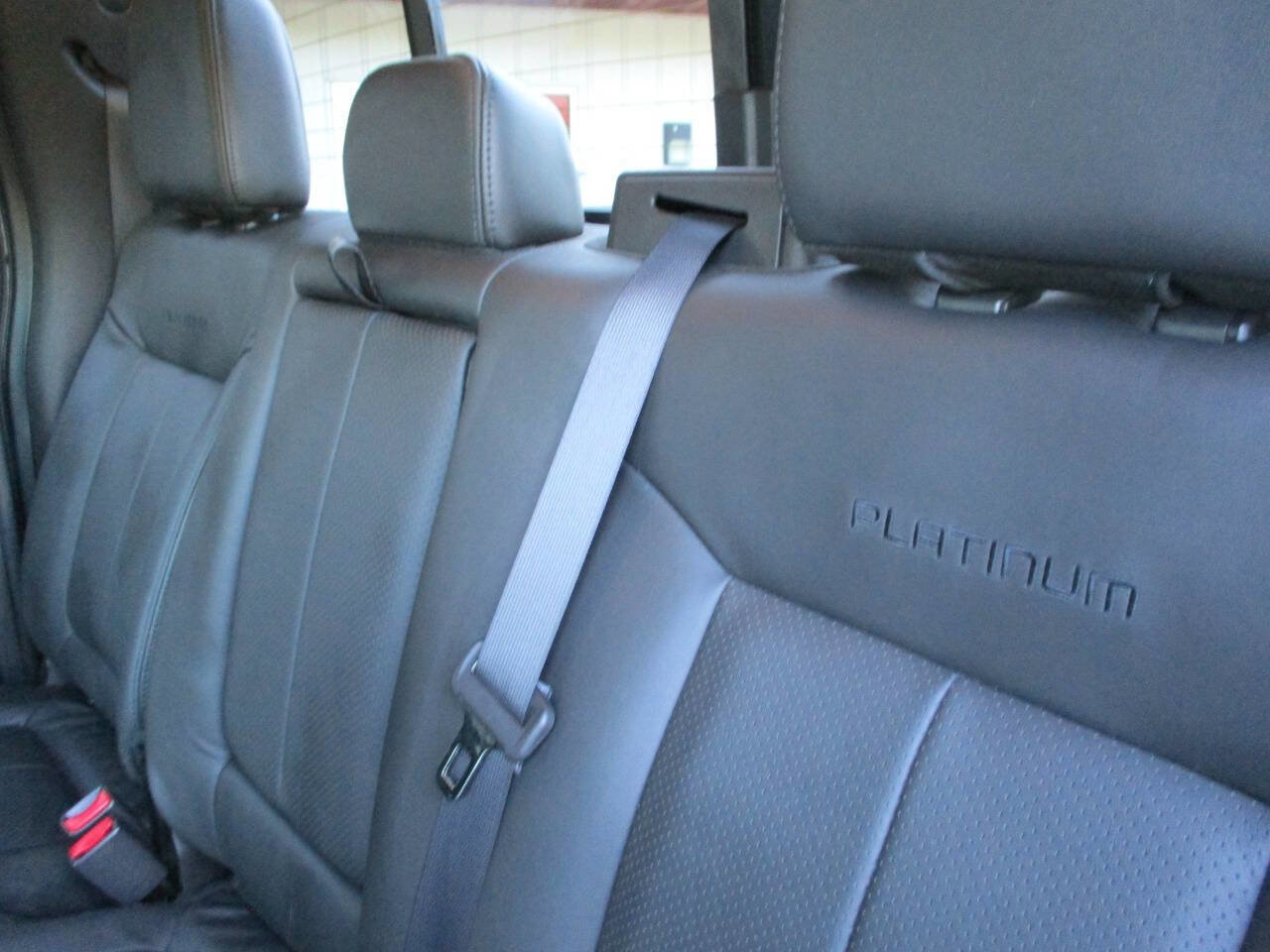 Used 2014 Ford F150 Platinum image 21
