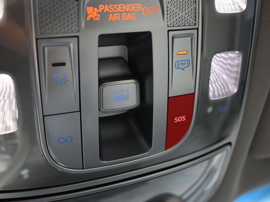 Used 2024 Genesis GV60 RWD image 19