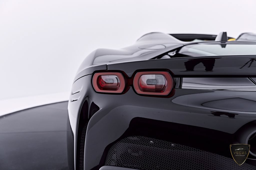 Used 2024 Ferrari SF90 Spider AWD/4WD image 40