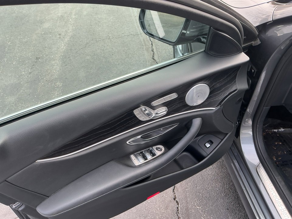 Used 2017 Mercedes-Benz E 300 4MATIC image 36