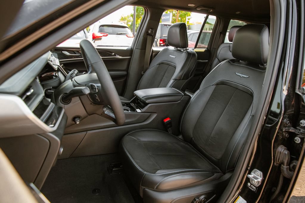 Used 2023 Jeep Grand Cherokee Trailhawk w/ Advanced Protech Group II AWD/4WD image 13