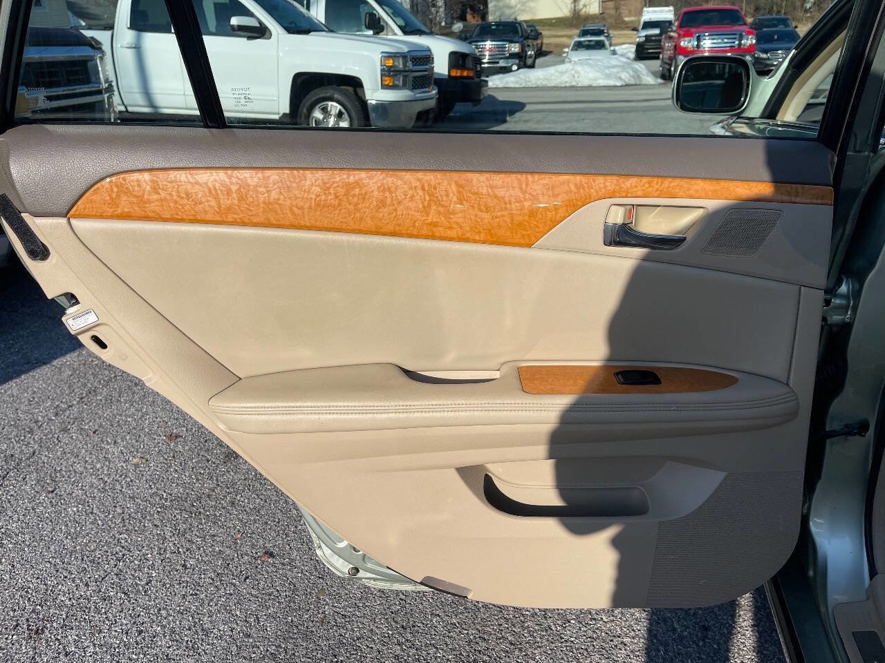 Used 2005 Toyota Avalon XLS image 26