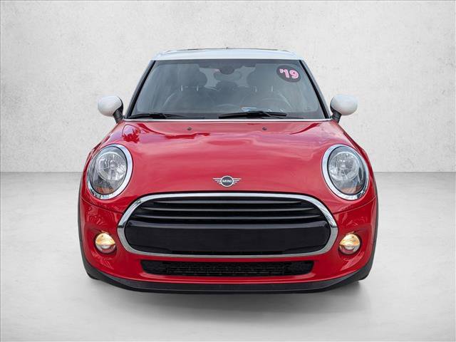 Used 2019 MINI Cooper 4-Door Hardtop video 2