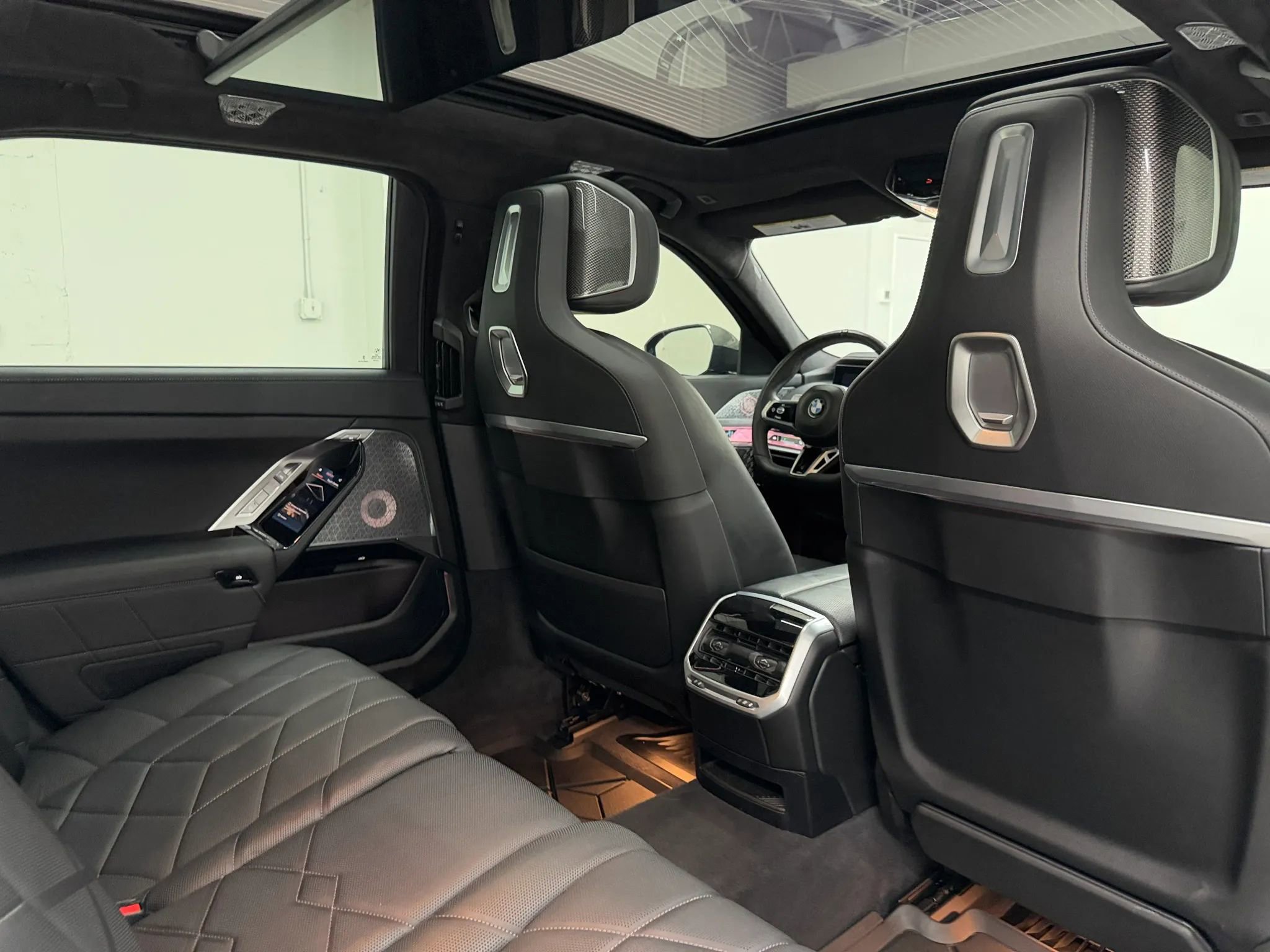 Used 2024 BMW 760i xDrive AWD/4WD image 15