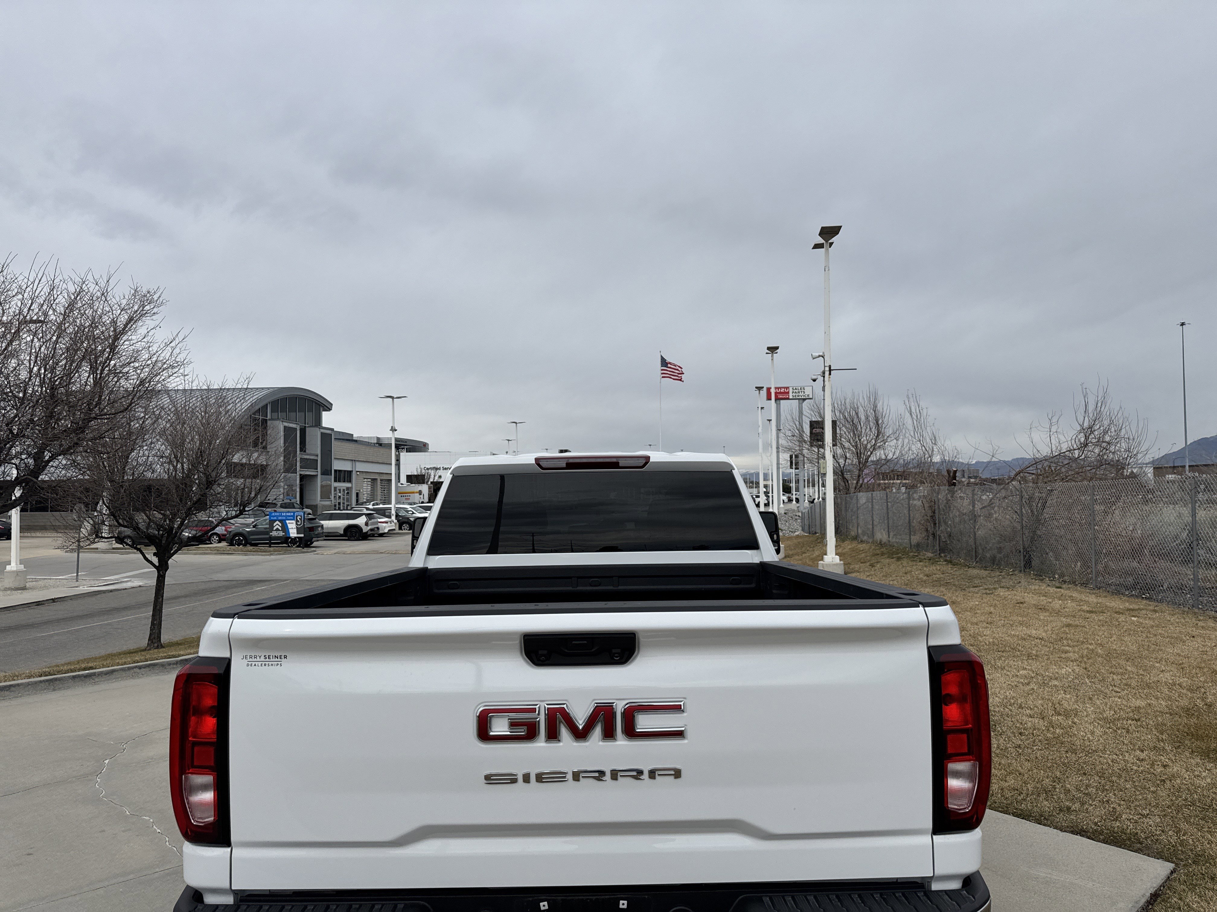 Used 2025 GMC Sierra 2500 Pro w/ 1SA Pro Safety Plus Package image 4