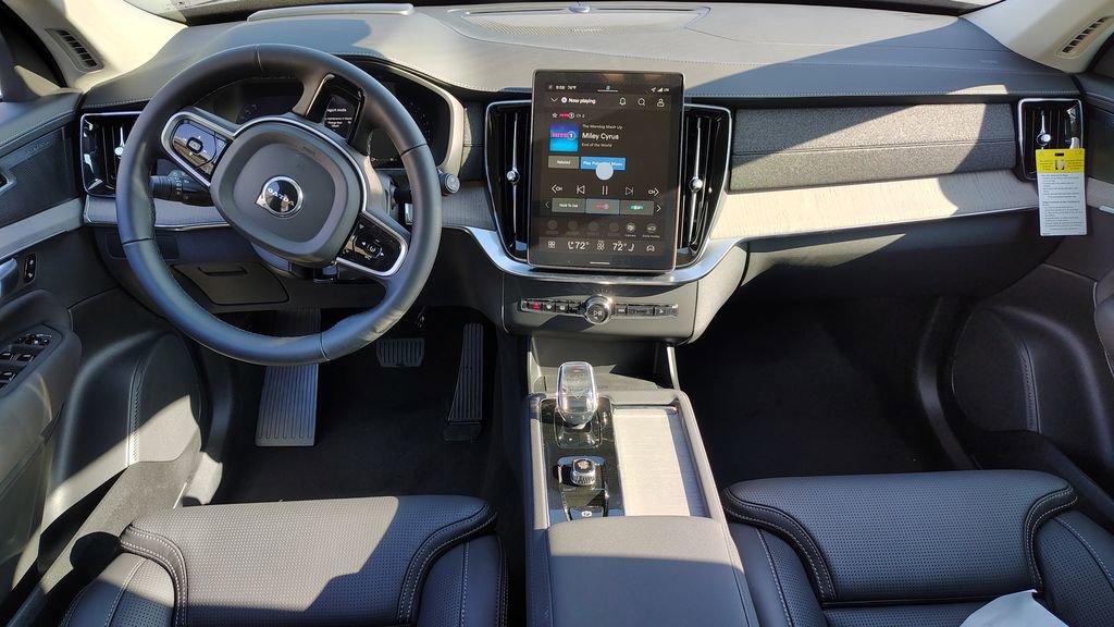 New 2026 Volvo XC90 B6 Ultra w/ Protection Package AWD/4WD image 12