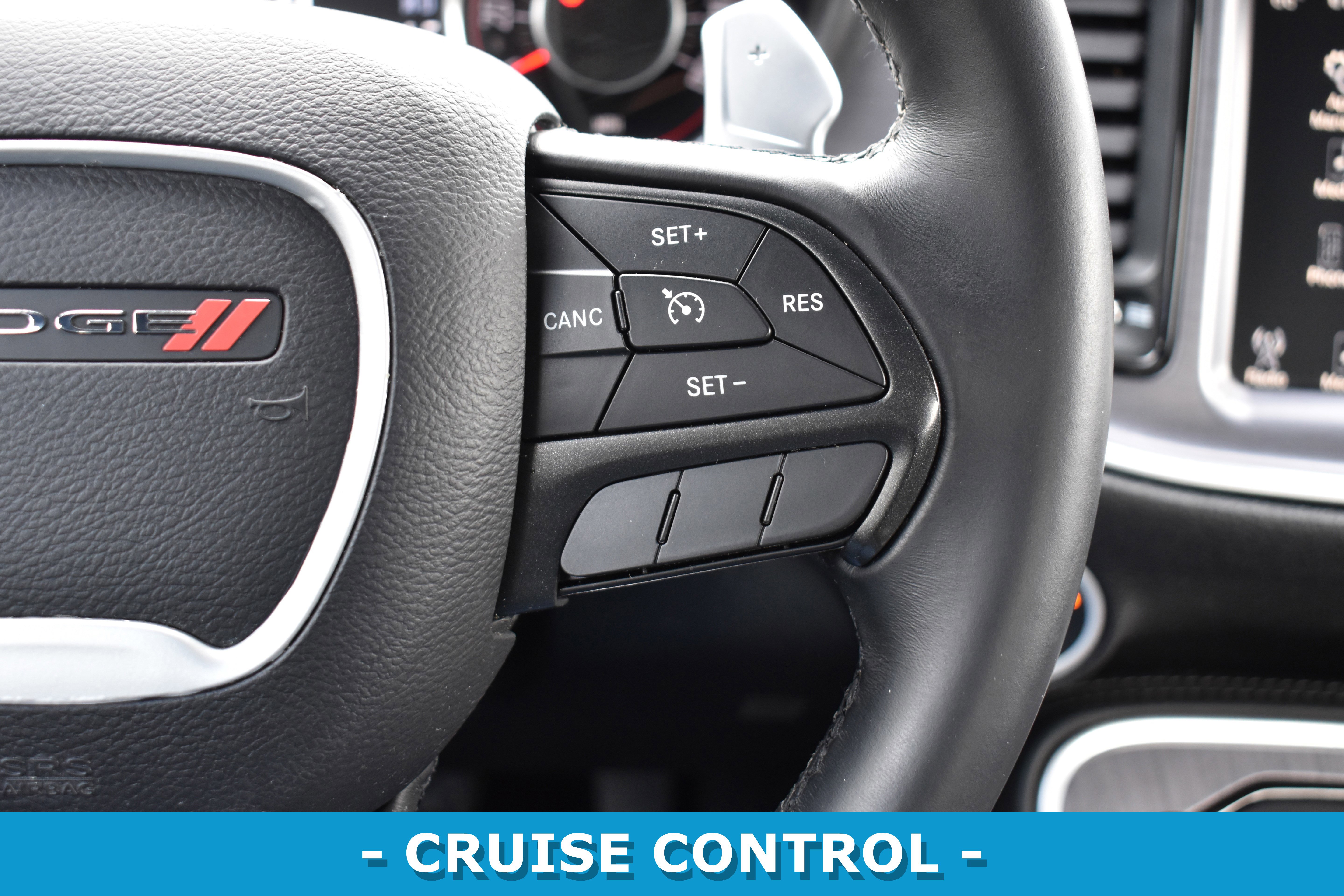 Used 2015 Dodge Challenger SXT image 13