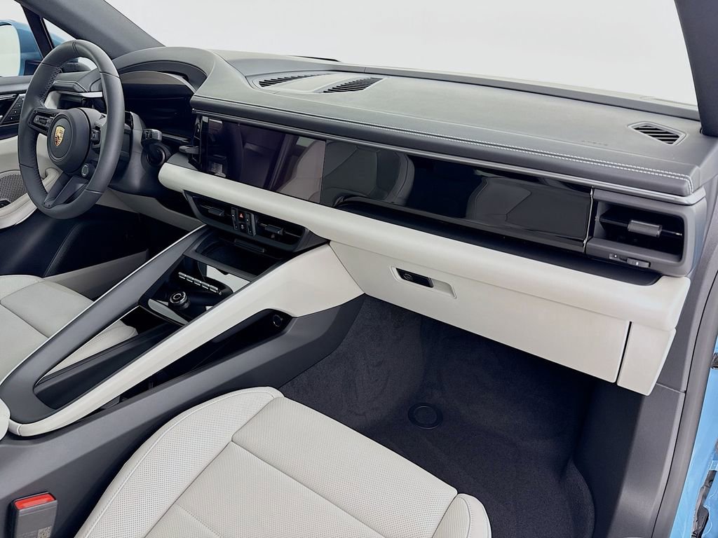 New 2026 Porsche Macan Electric image 32