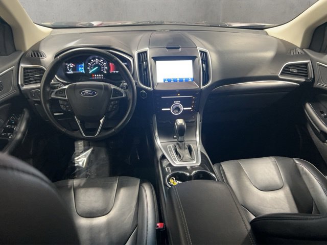 Used 2017 Ford Edge Titanium w/ Technology Package AWD/4WD image 2