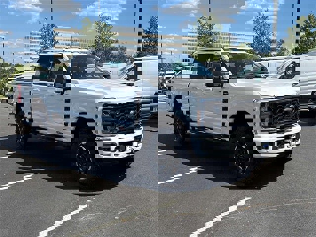 New 2025 Ford F350 Lariat w/ Lariat Ultimate Package