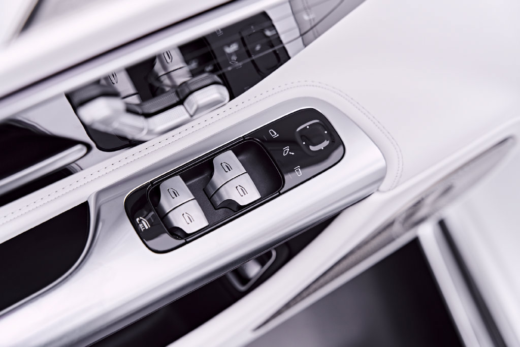 Used 2026 Mercedes-Benz Maybach SL 680 image 55