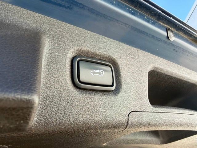 Used 2020 Hyundai Santa Fe Limited image 17