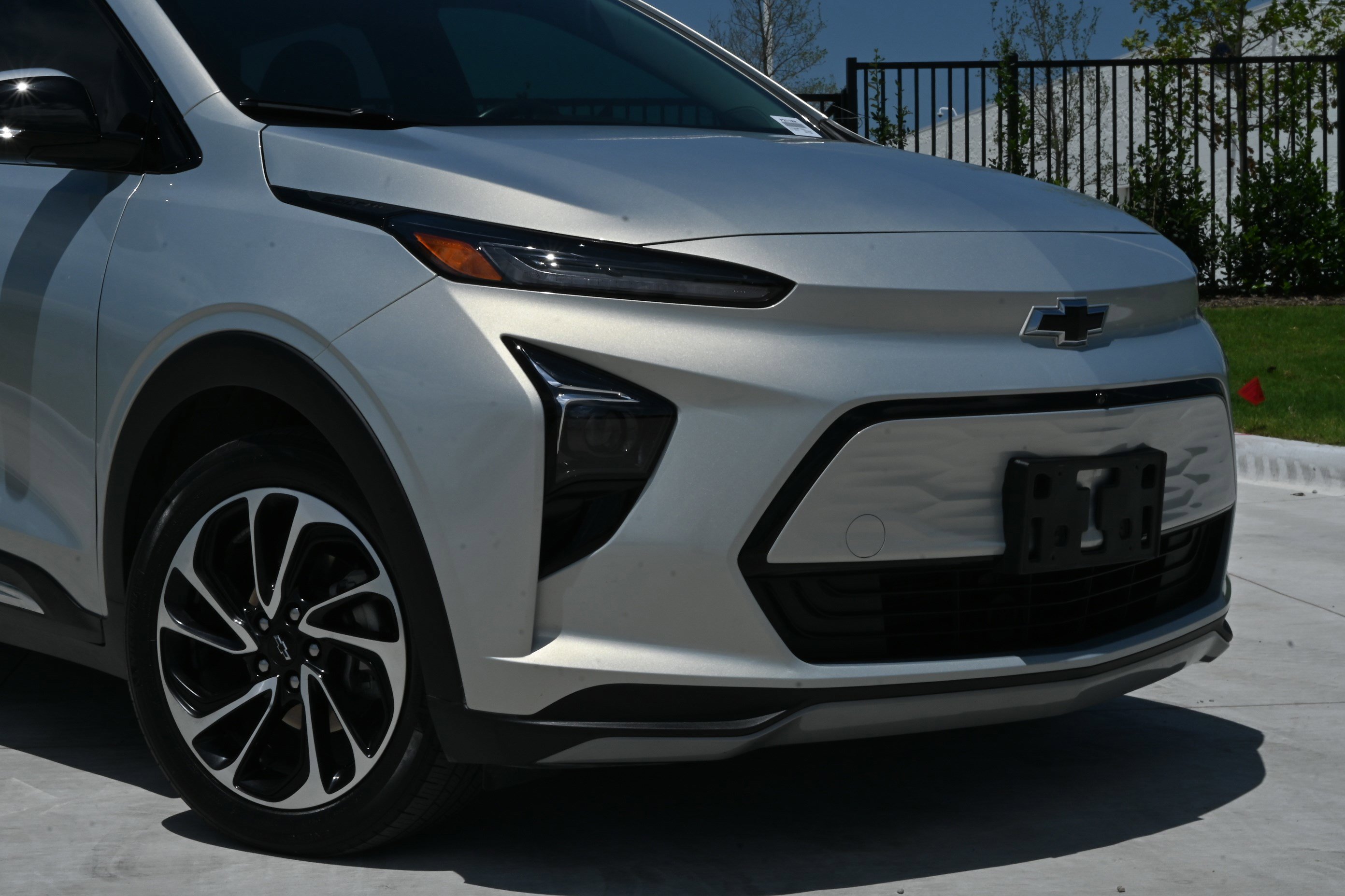 Used 2023 Chevrolet Bolt EUV Premier w/ Sun & Sound Package FWD image 10