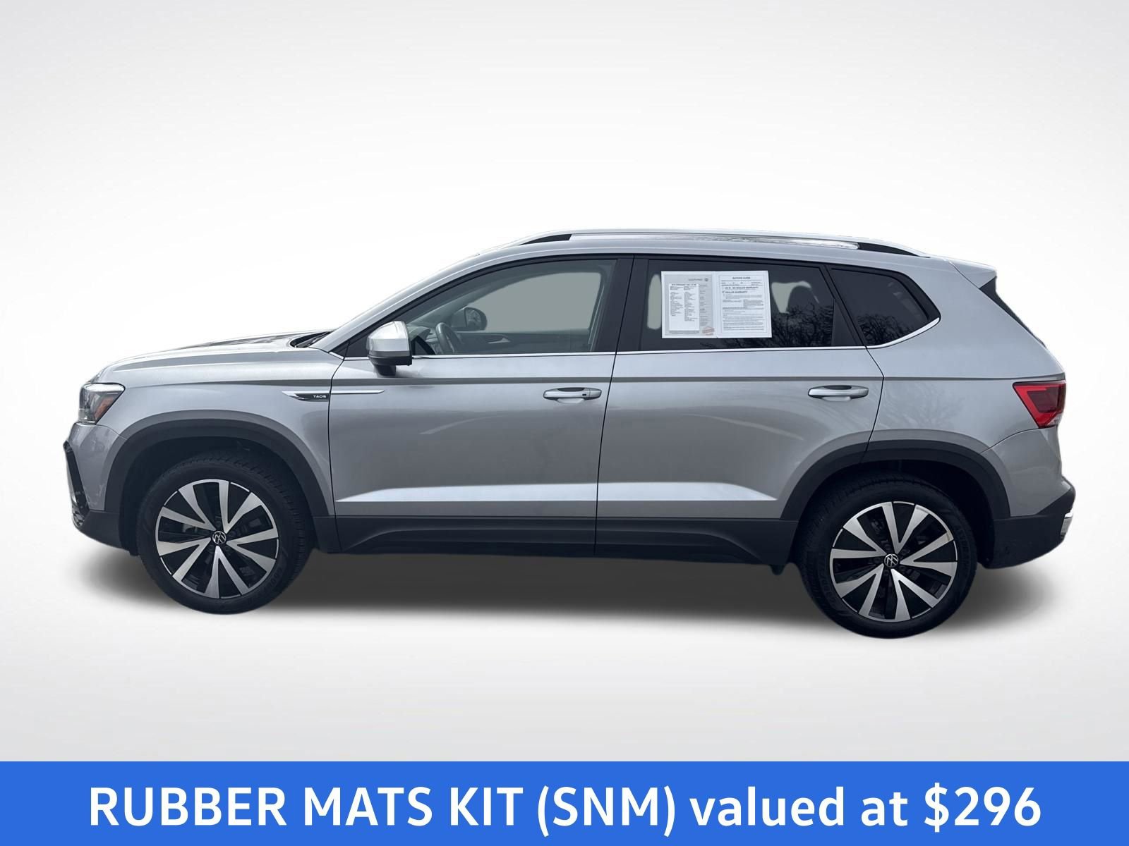Certified 2024 Volkswagen Taos SE image 2
