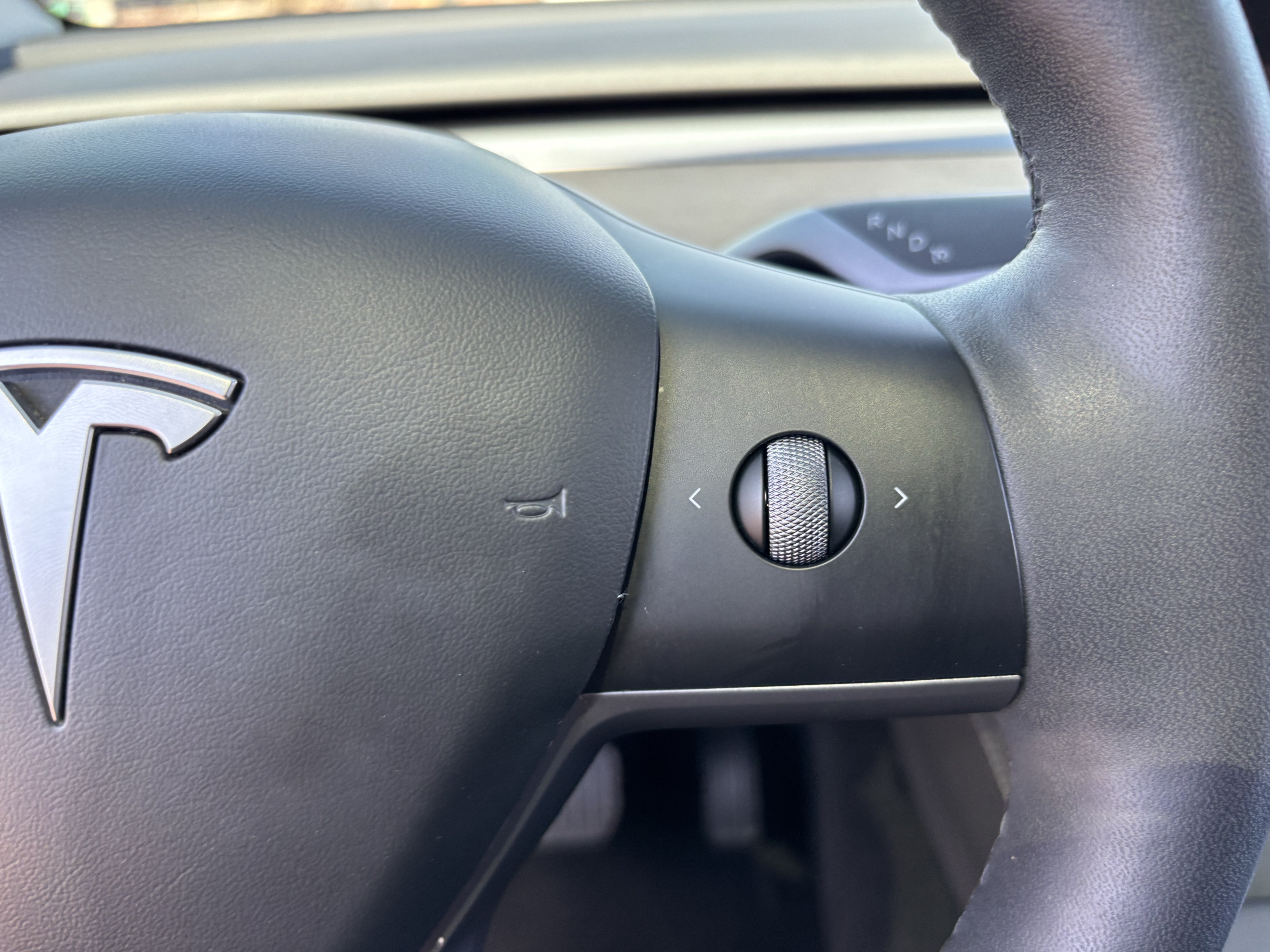 Used 2024 Tesla Model Y Long Range AWD/4WD image 29