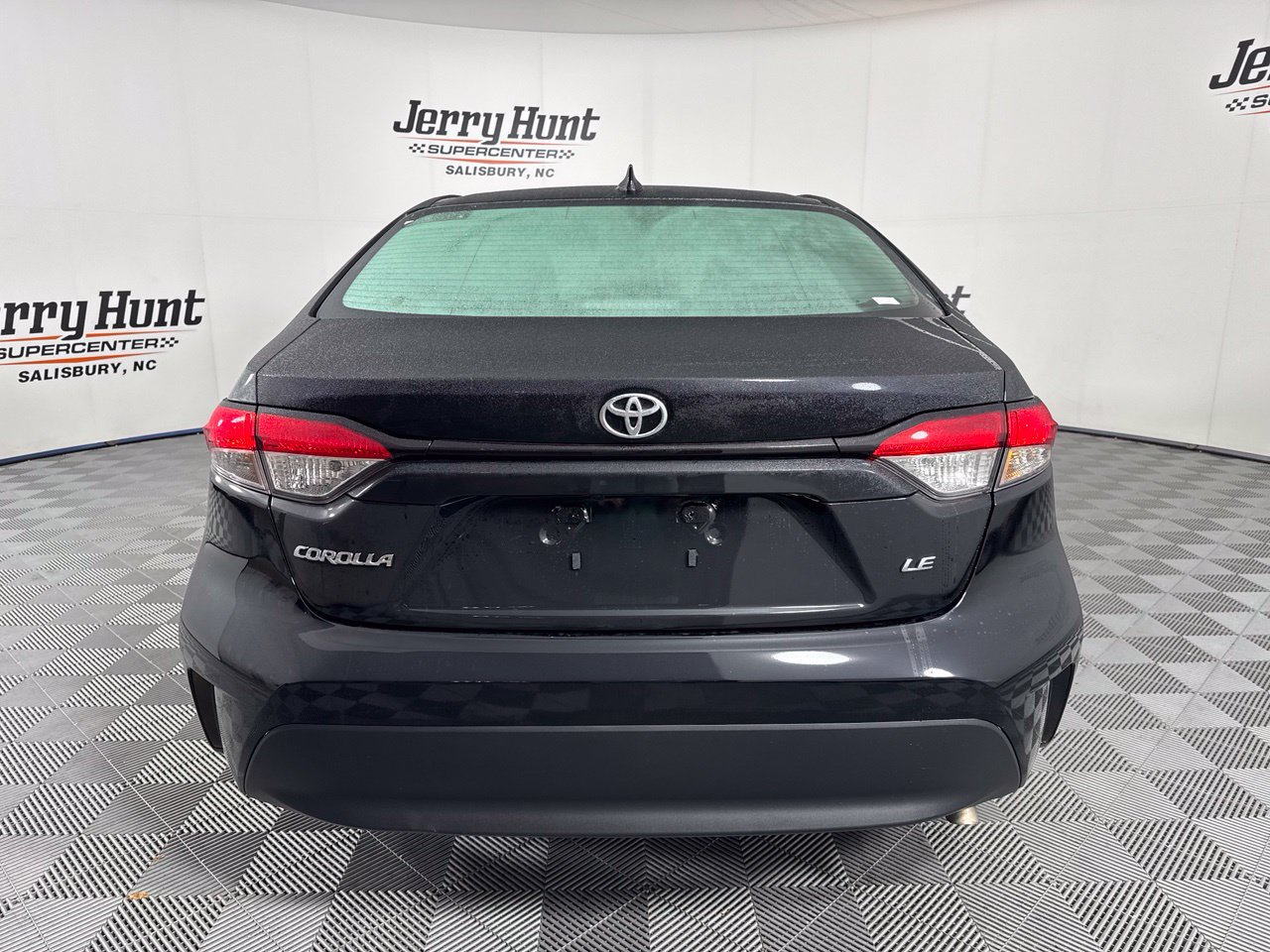Used 2026 Toyota Corolla LE FWD image 8