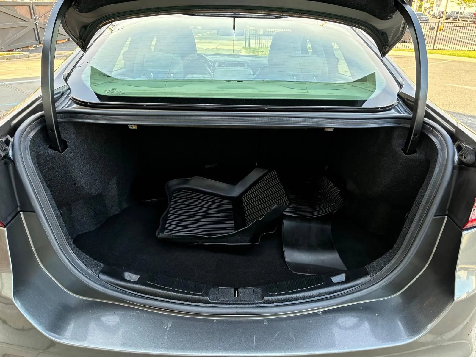 Used 2017 Ford Fusion Platinum AWD/4WD image 16