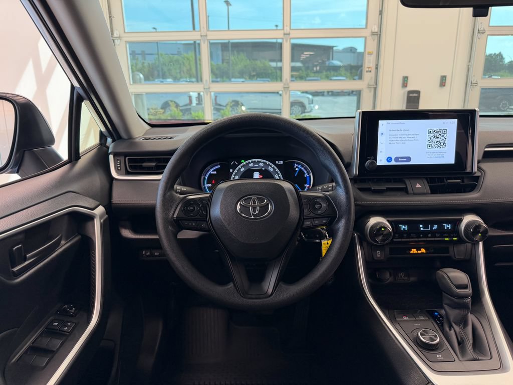 Used 2025 Toyota RAV4 LE AWD/4WD image 19