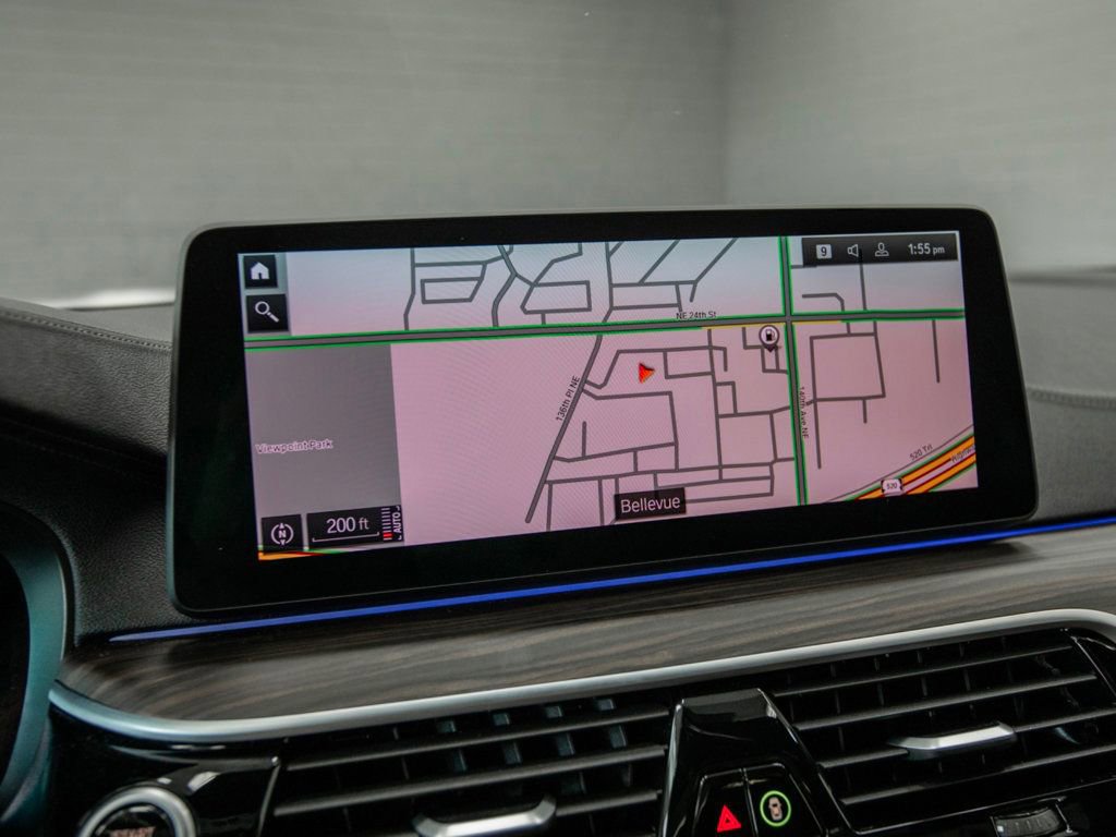 Used 2022 BMW M550i xDrive w/ Dynamic Handling Package image 22